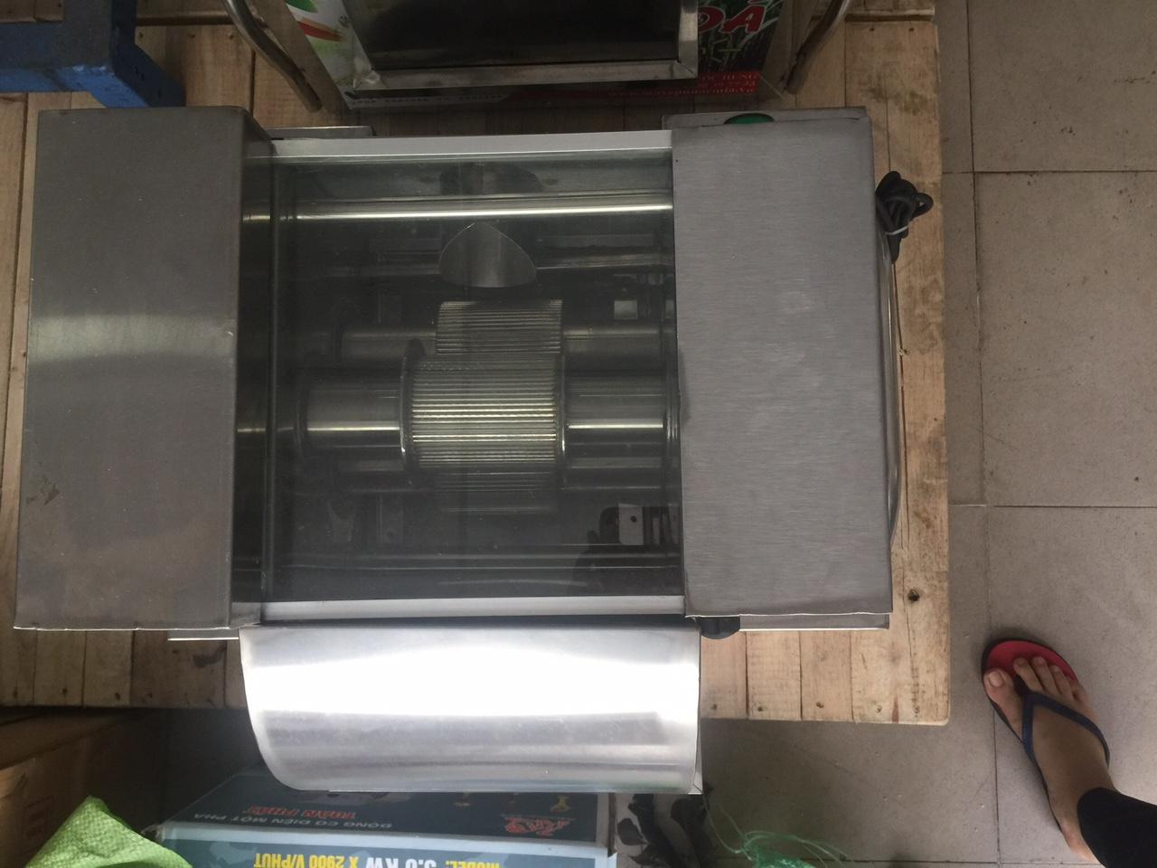 Máy ép nước mía F1-750