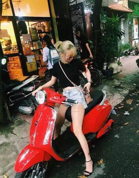 XE MÁY ĐIỆN VESPA NIOSHIMA ( đèn tròn)