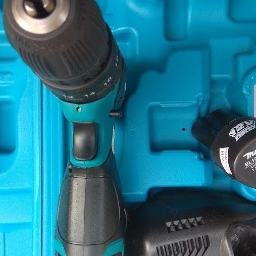 Máy khoan vặn vít dùng pin Makita DF330DWE