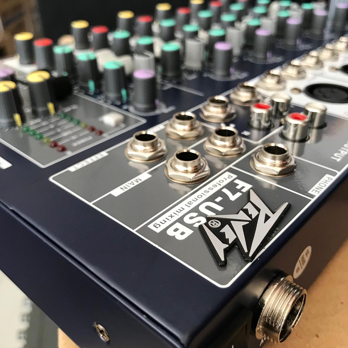 Mixer bàn mini PEAVEY F7