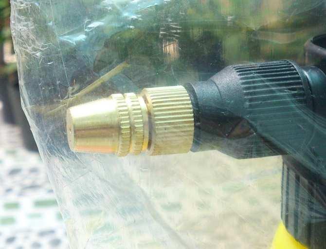 Bình tưới cây DUDACO B202 2L