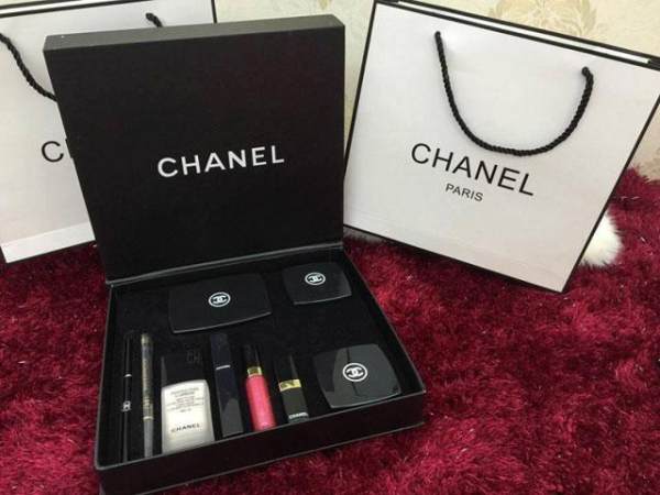 Bộ set trang điểm 9 sản phẩm Channnellll