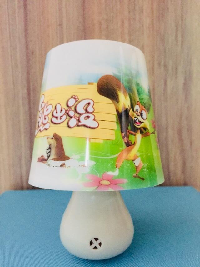 ĐÈN NGỦ LED CẢM ỨNG ÁNH SÁNG HÌNH LY ZS-209