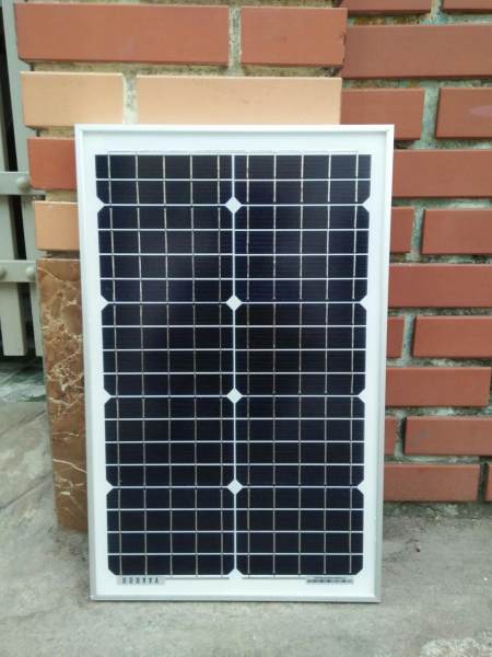 Tấm pin năng lượng mặt trời 25W Mono + sạc 10a