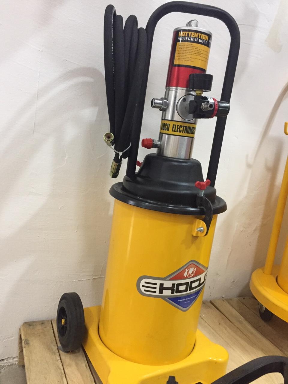 Máy bơm mỡ khí nén Kocu GZ-8 - 12L