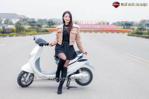 Xe máy điện Venus Terra Motors