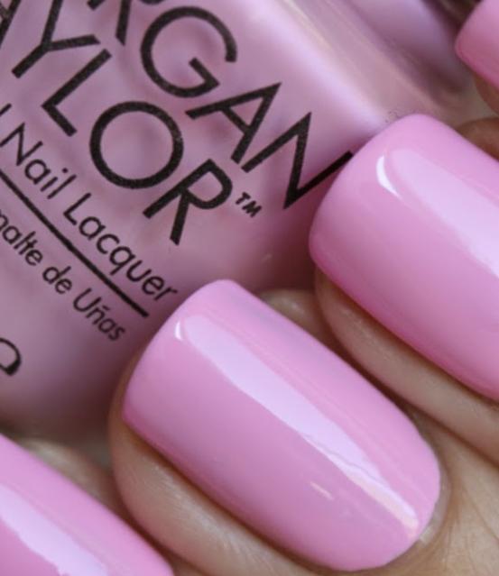 Nước sơn móng Morgan Taylor 15ml Make Me Blush 50010