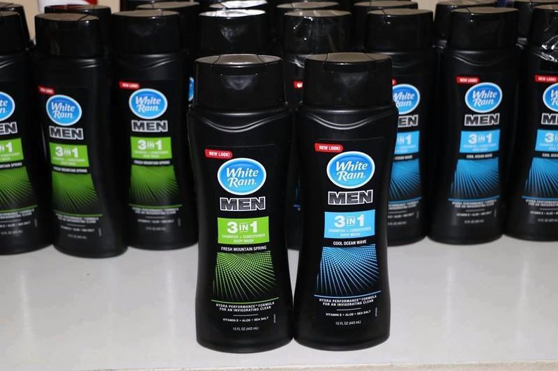 Sữa tắm giữ ẩm và làm mịn da White Rain Body Wash - 354ml