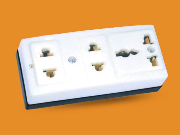 Ổ CẮM 3 LỖ SOPOKA T32