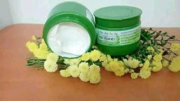 Kem body dưỡng trắng da