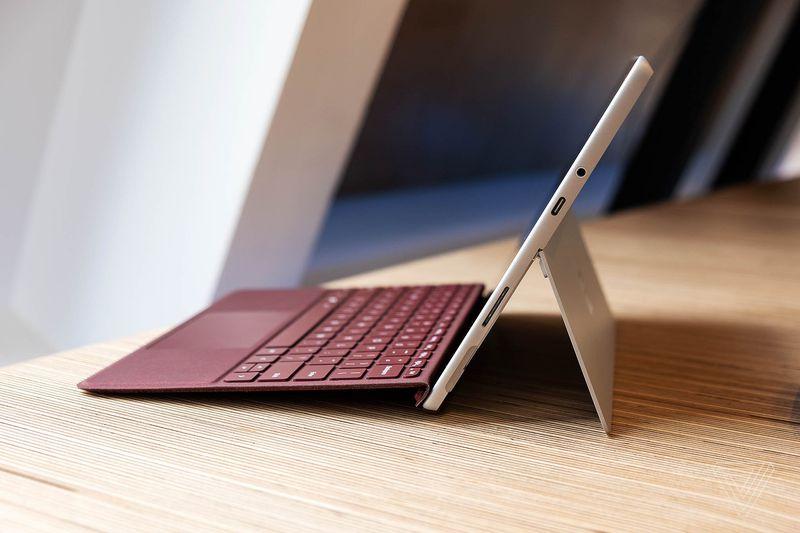 Microsoft Surface Go Intel 4415Y/8GB Ram/ SSD 128GB/10 inch/WIN 10S
