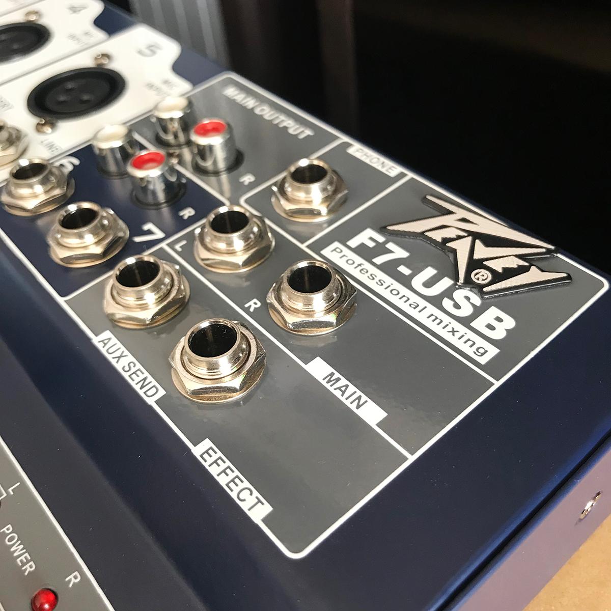 Mixer bàn mini PEAVEY F7