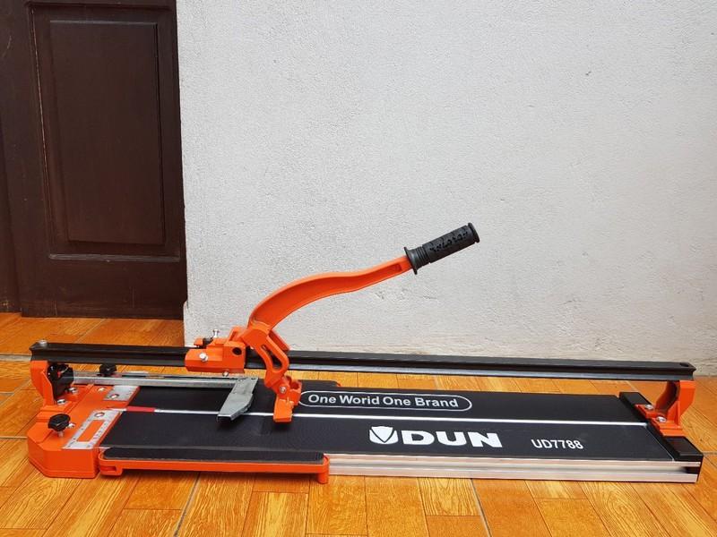 Máy cắt gạch UDUN
