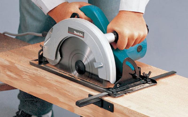 Máy cưa đĩa Makita 5806B/5806B-C