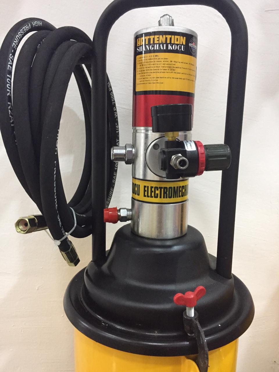 Máy bơm mỡ khí nén Kocu GZ-8 - 12L
