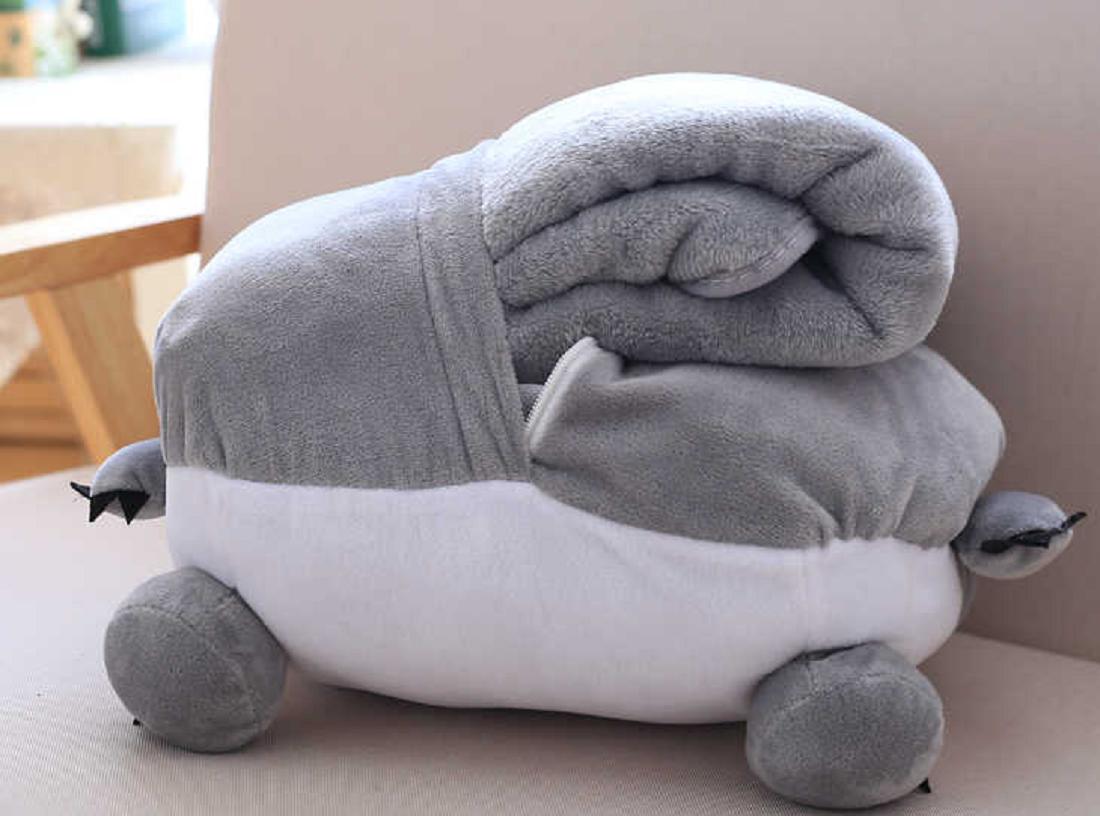 Bộ chăn gối cao cấp 3 trong 1 totoro đội lá (xám)