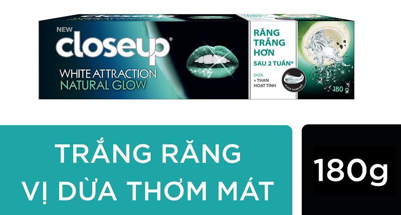 Kem đánh răng Closeup White Attraction Natural Glow