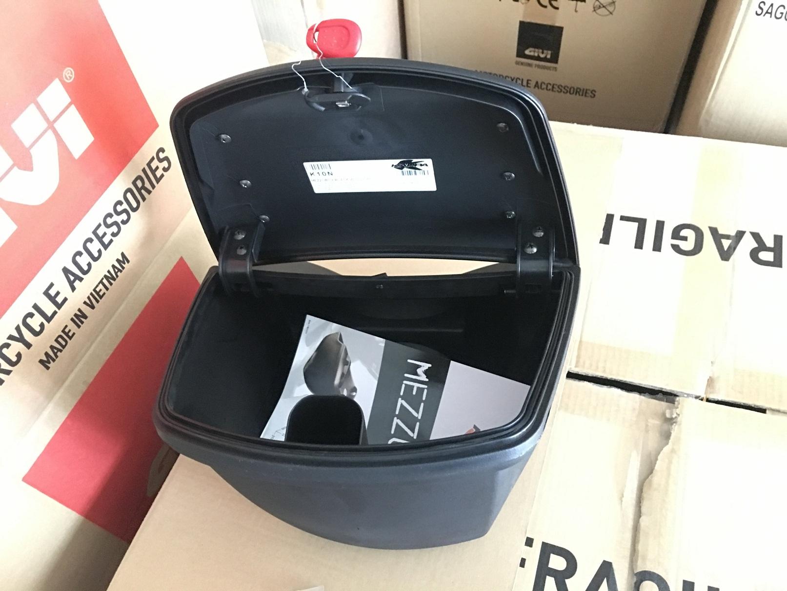 Thùng Giữa Givi K10N Monolock 7.5L