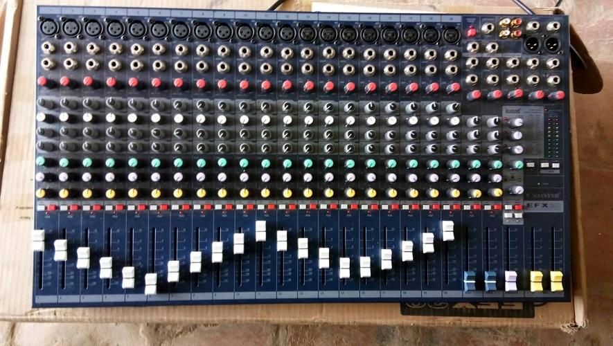 Mixer Soundcraft EFX20