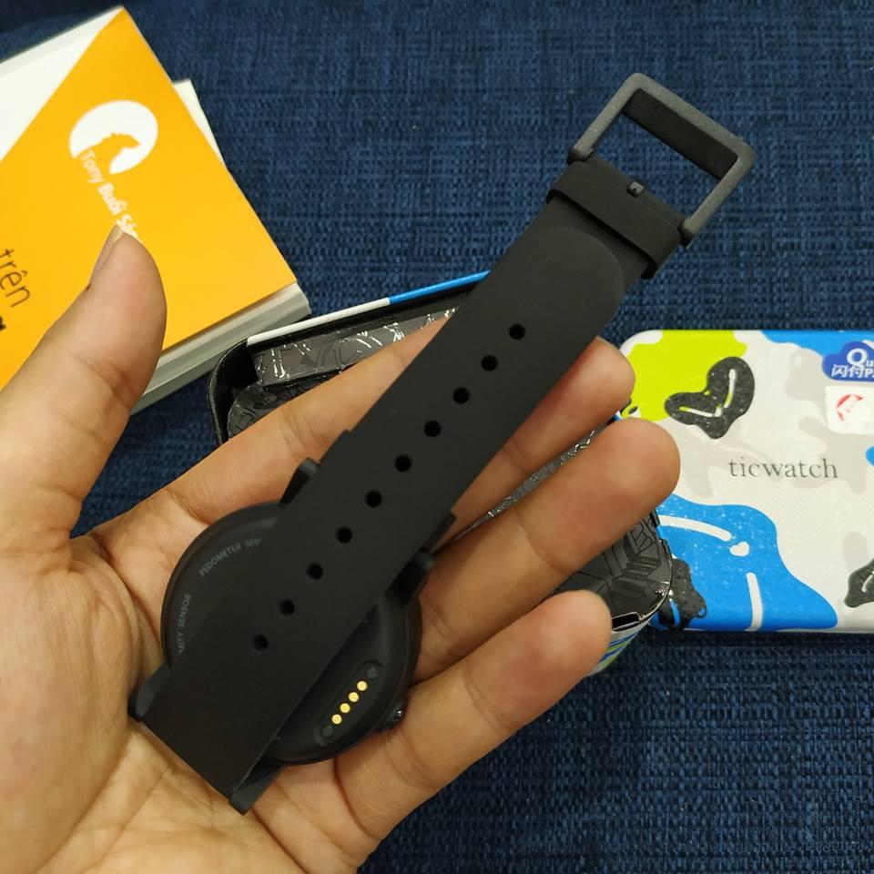 Đồng hồ thông minh Ticwatch E