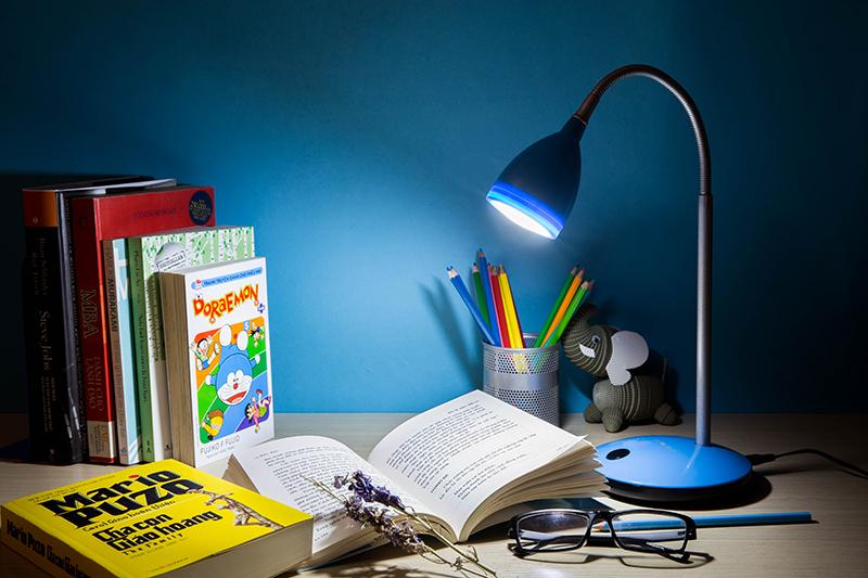 ĐÈN BÀN NANOLIGHT TLL-001