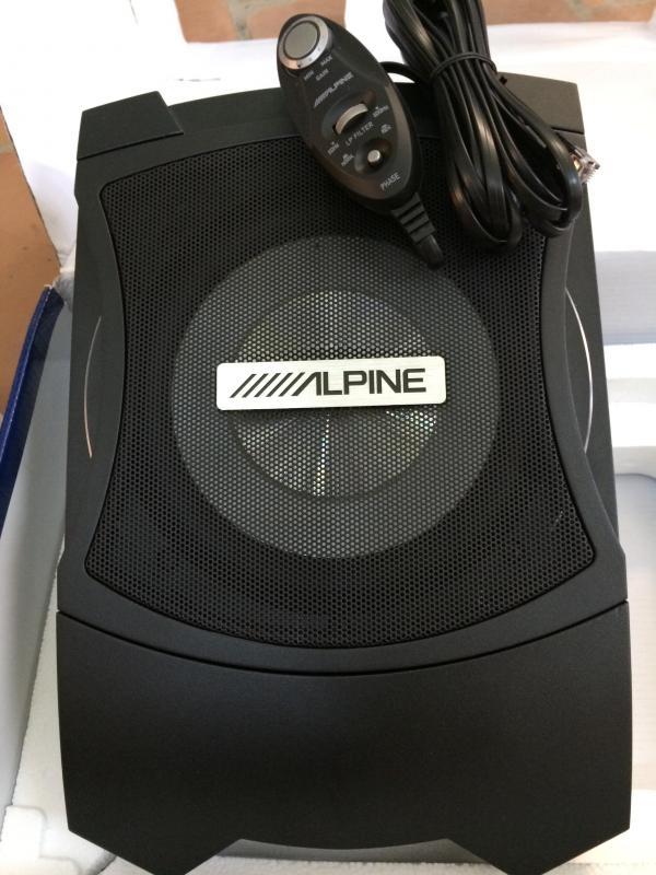 Loa sub gầm ghế Alpine PWE-T080OC