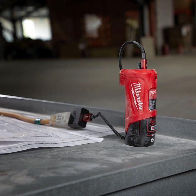 SẠC PIN LƯU ĐỘNG LITHIUM 12V MILWAUKEE M12 TC-0