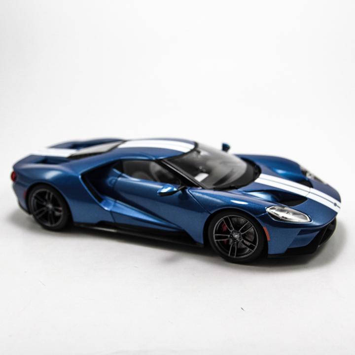Mô hình xe Ford GT 1:18 Maisto Exclusive