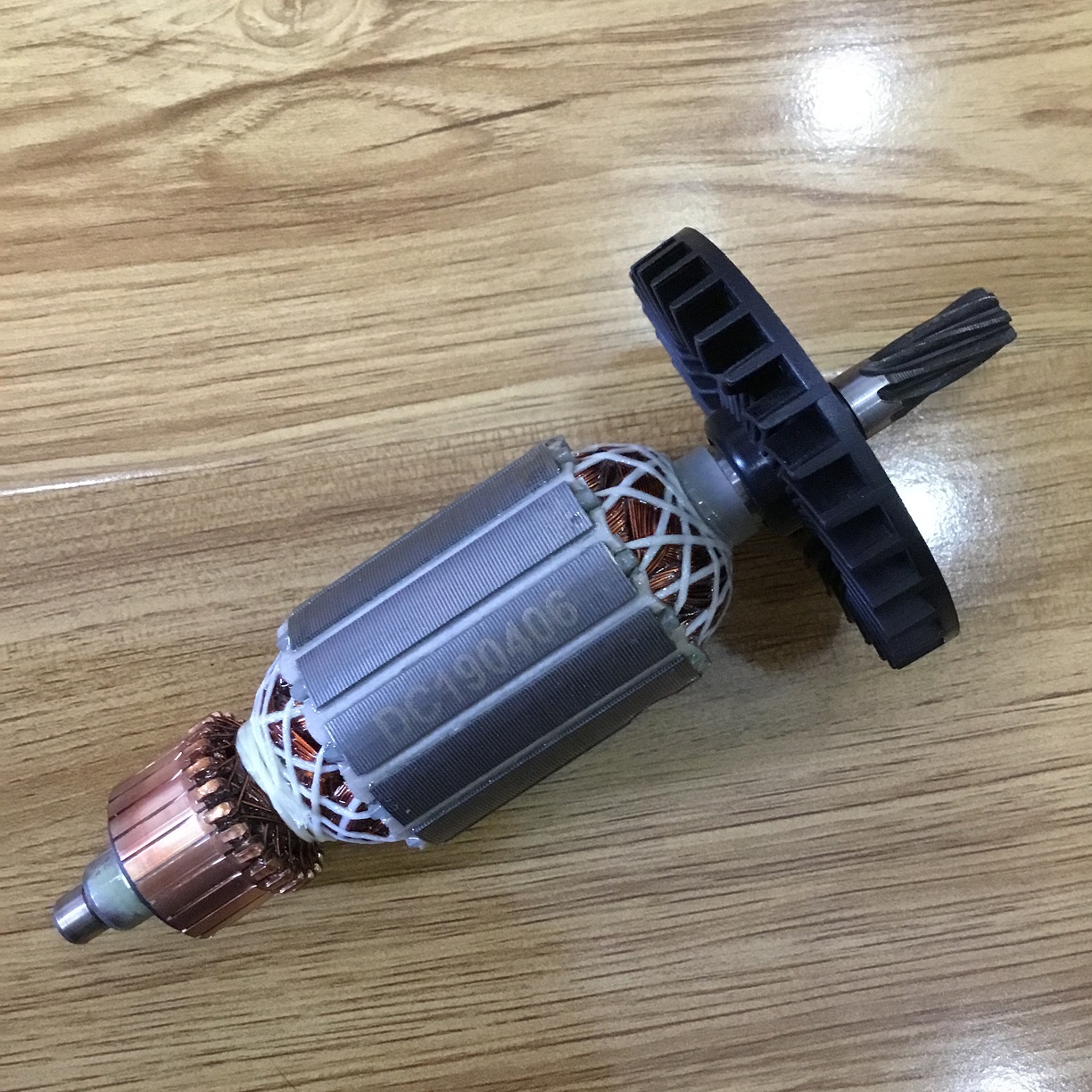 Rotor máy MT583 Makita mã 513863-0