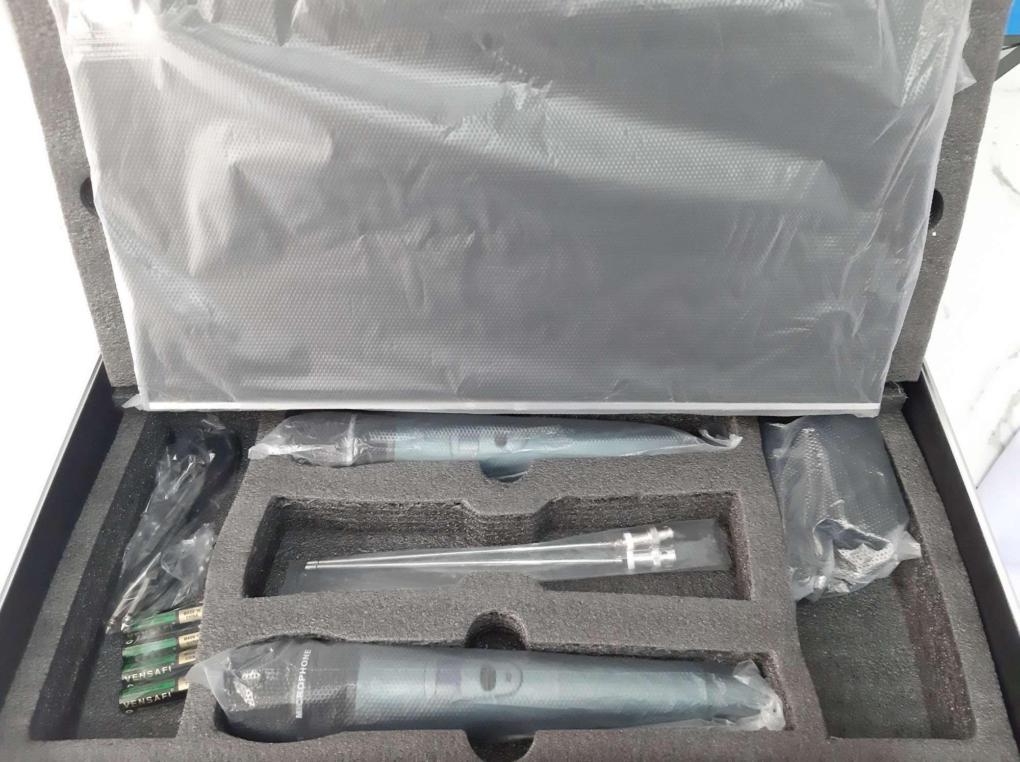 Micro không dây SHURE U980