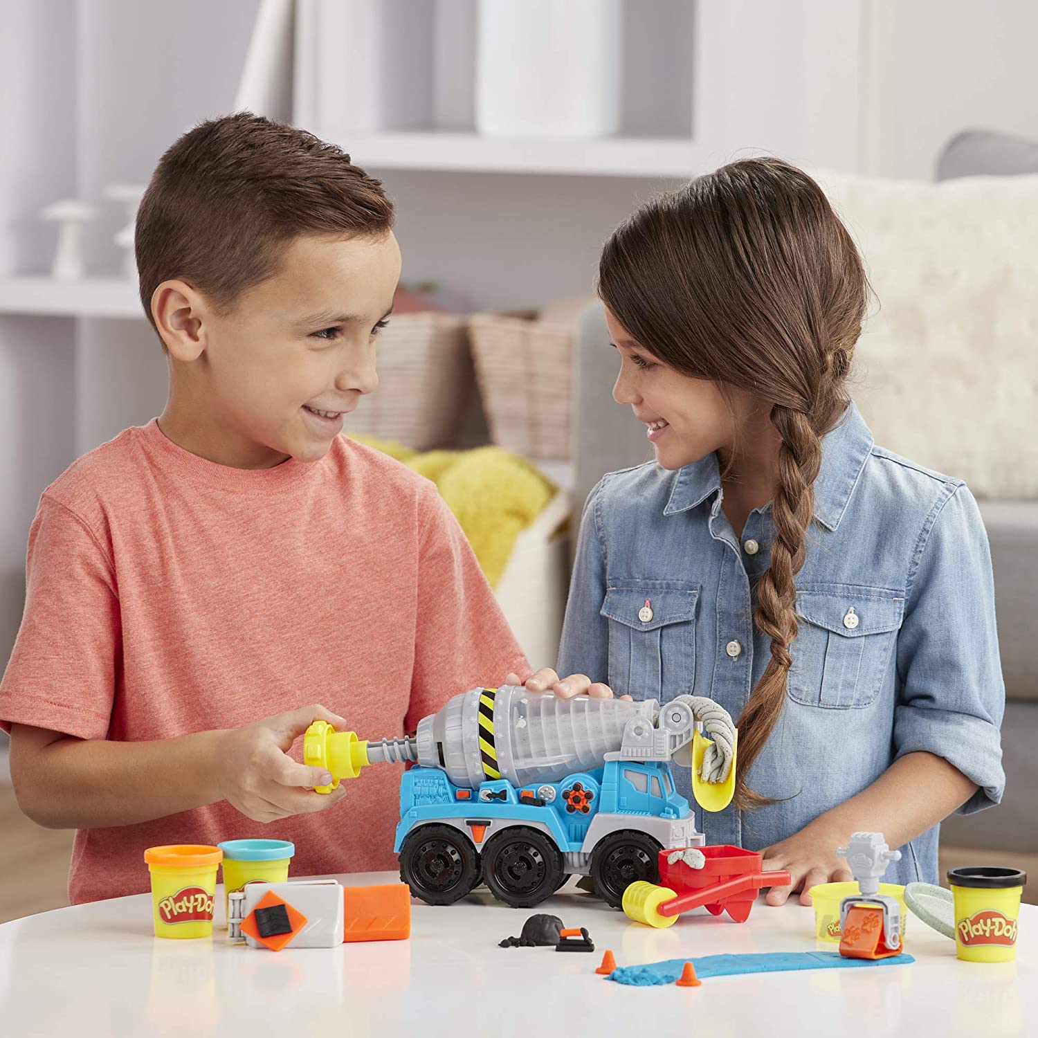 Đồ chơi PLAYDOH Xe trộn bê tông E6891