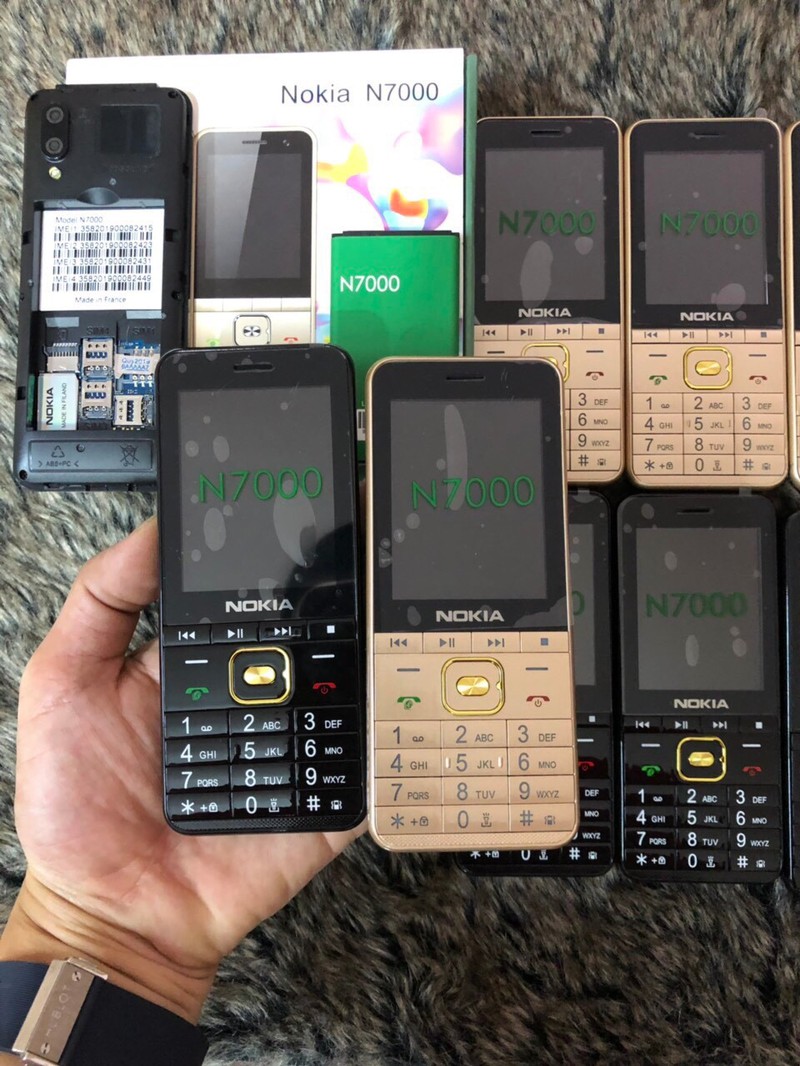 Điện Thoại Maxfone V12