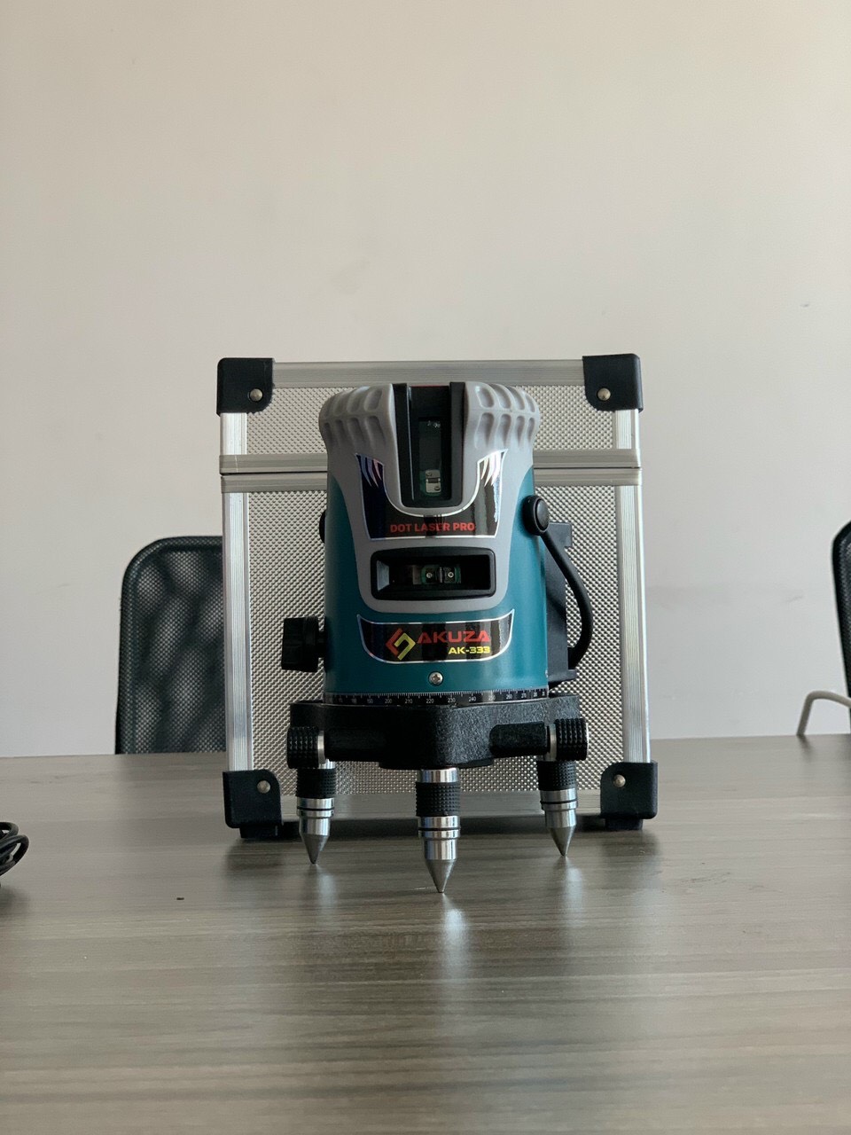 MÁY CÂN BẰNG LASER 5 TIA XANH AKUZA AK-333