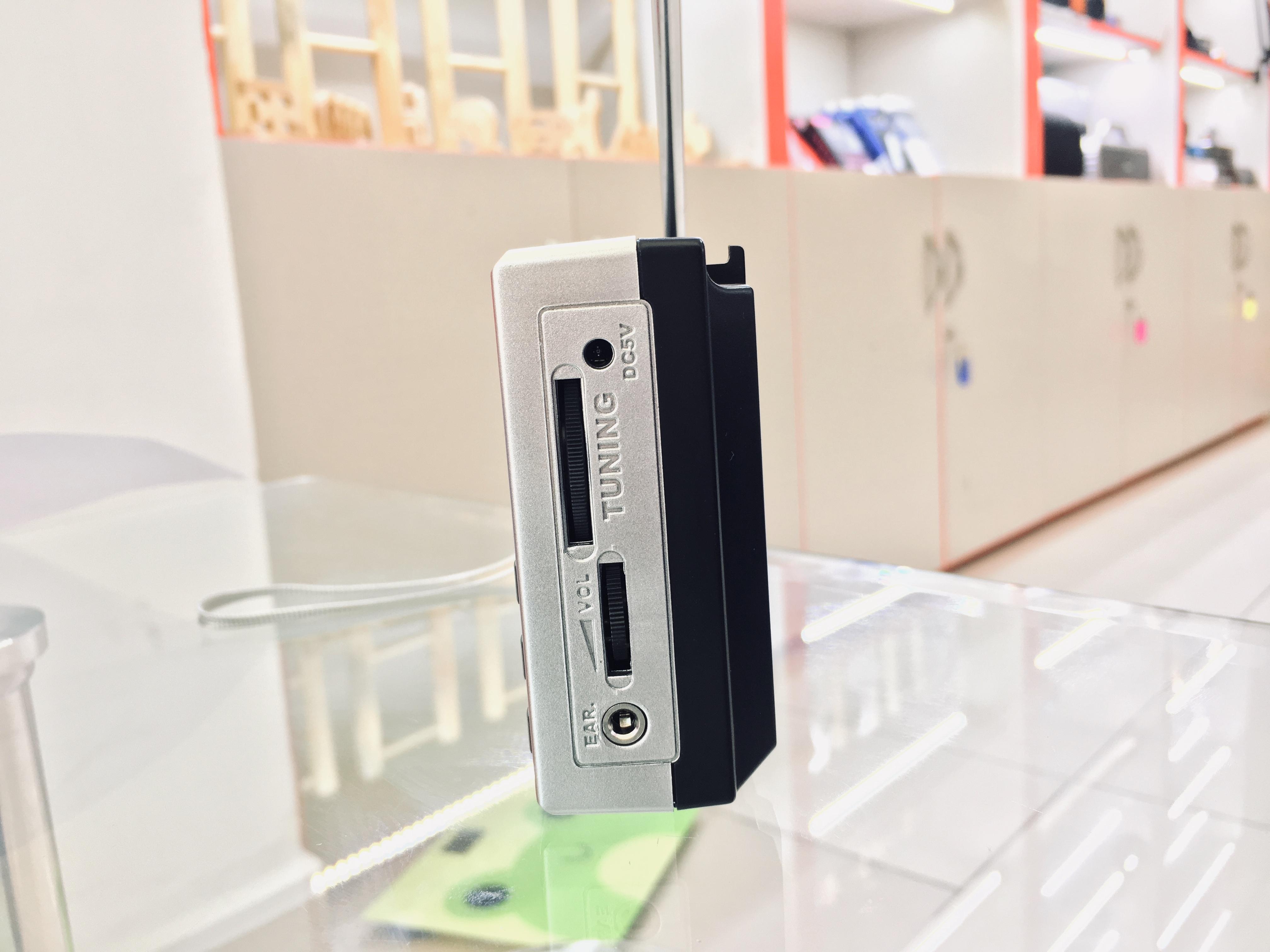 RADIO SONY SW-36