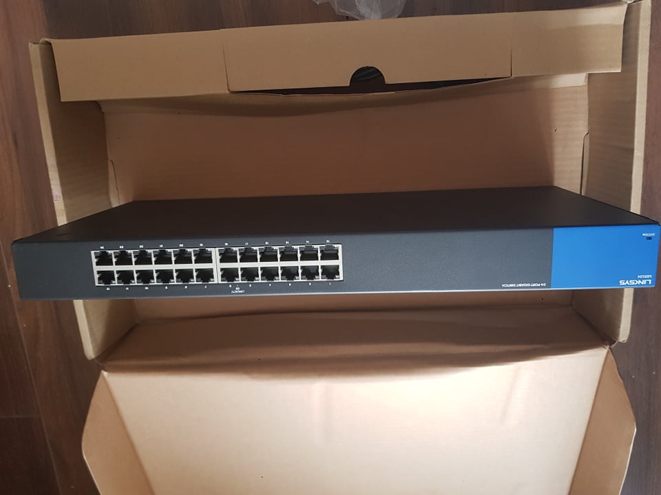 Switch Linksys LGS124P