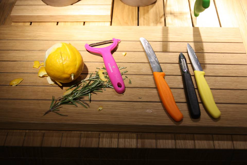 Dao bào Victorinox Rex - 7.6070