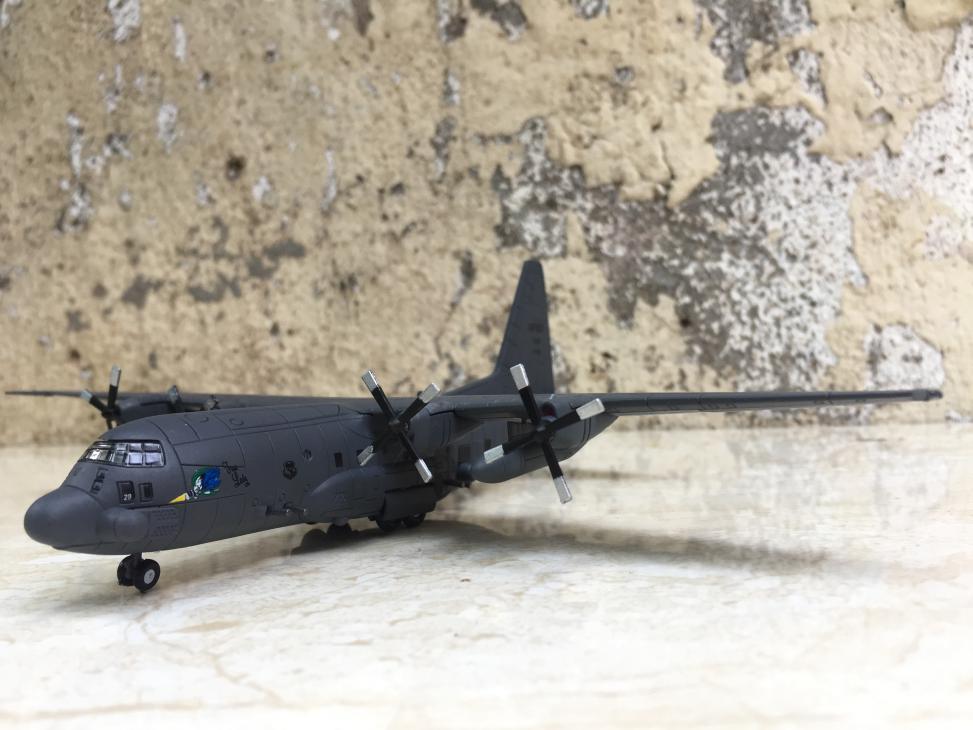 Mô hình máy bay AC-130A 1:200