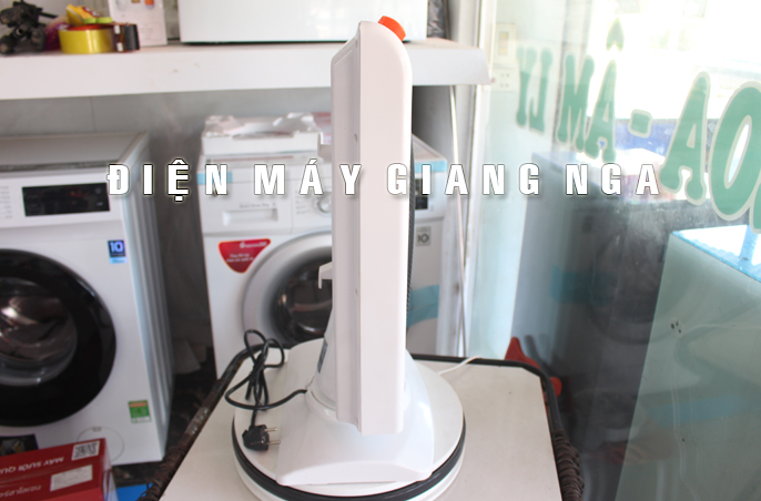 Máy sưởi điện Taka TKE108