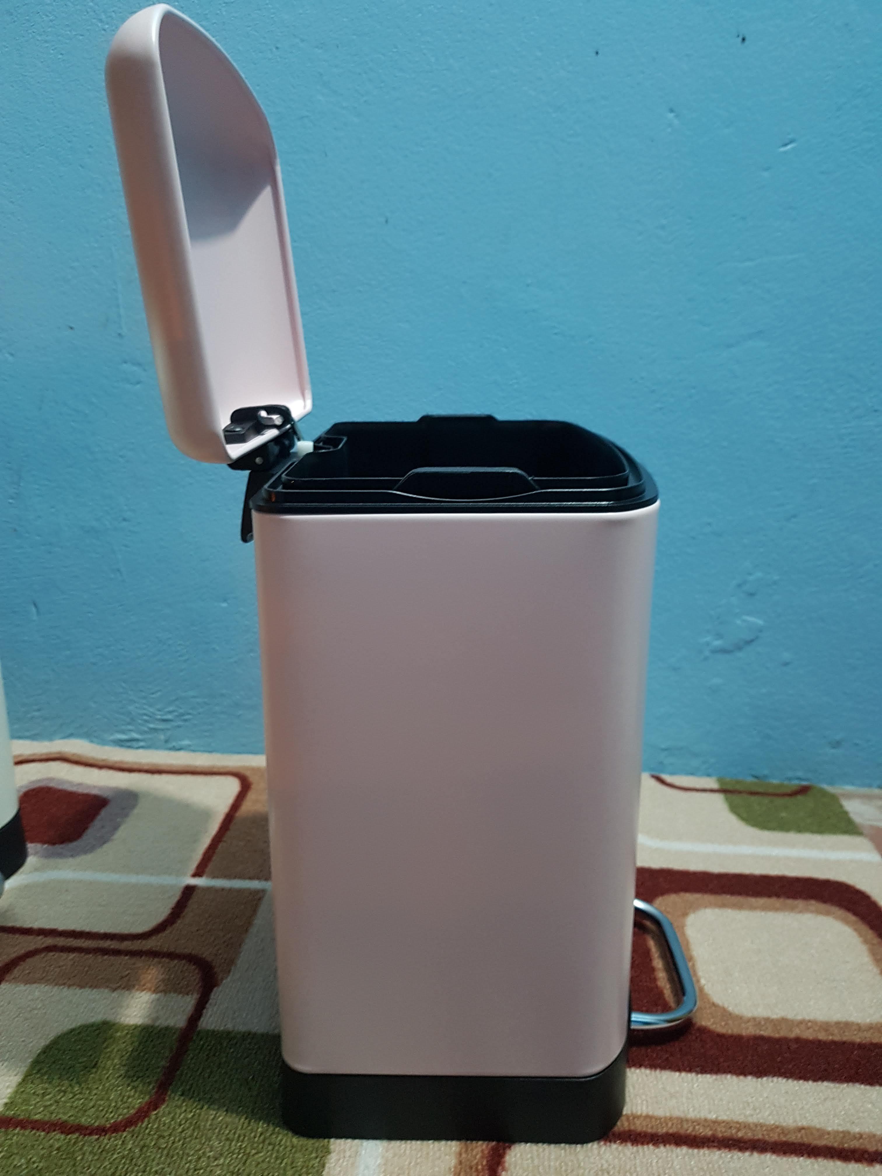 Thùng rác vuông lock&lock BYP122 - 6L
