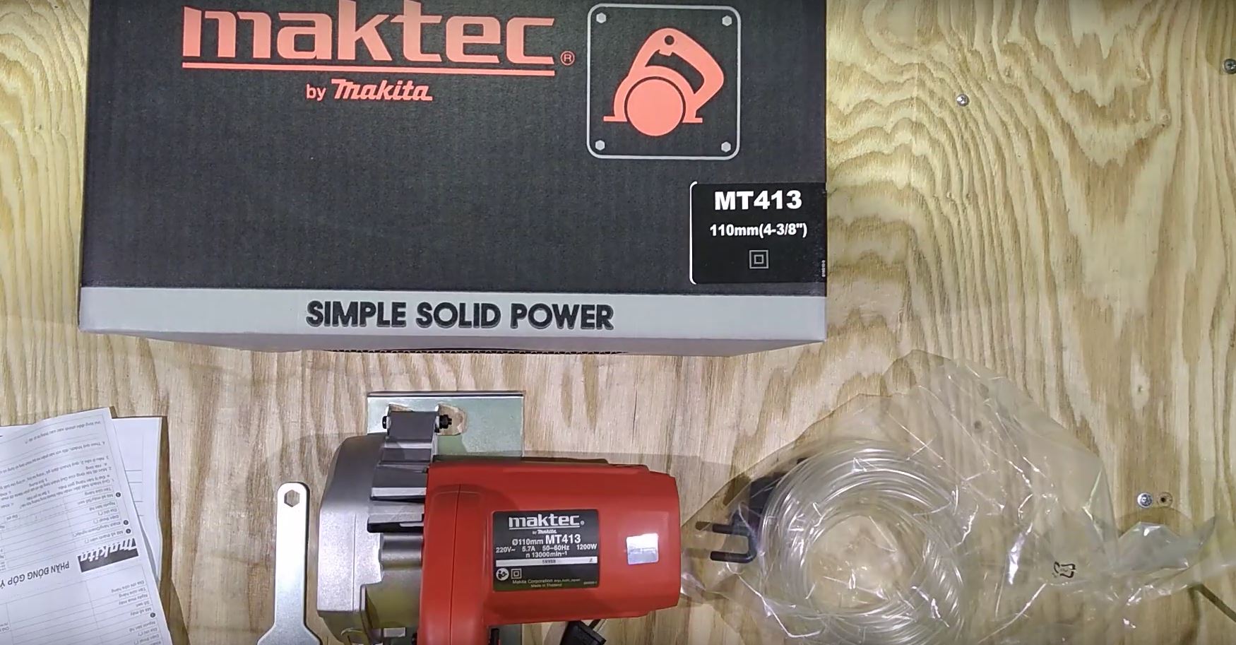 Máy cắt gạch Maktec MT413