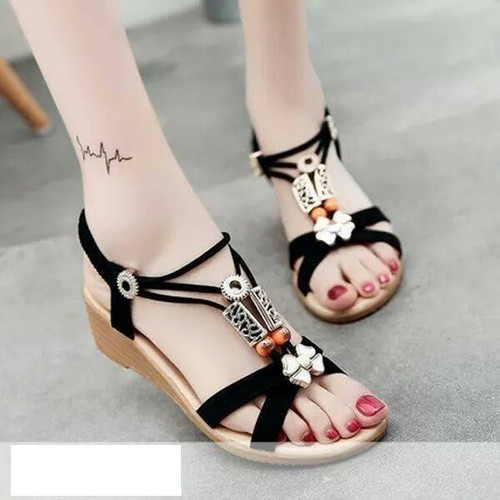 Giày Sandals Đế Bệt Hoa Tiết Laser Cindydrella C11