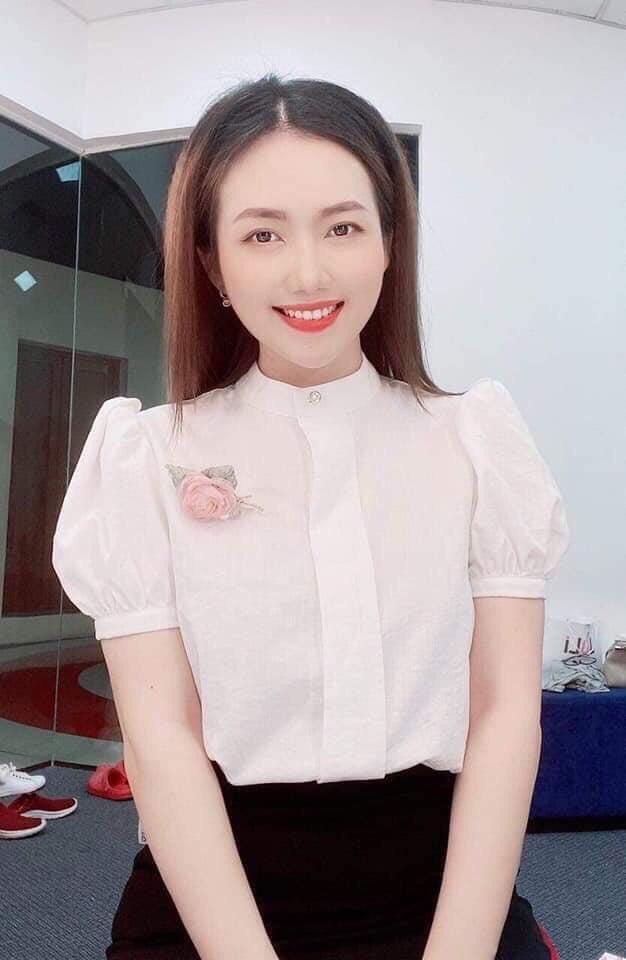 Áo Thun Nữ Champion Trần Doanh D121