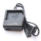 Sạc pin Nikon MH-61
