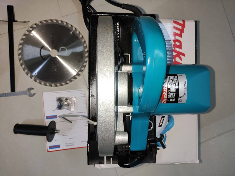 Máy cưa đĩa Makita N5900B
