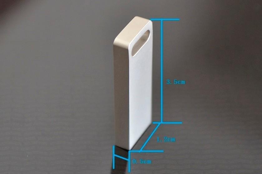 USB 2.0 Toshiba 32GB siêu nhỏ