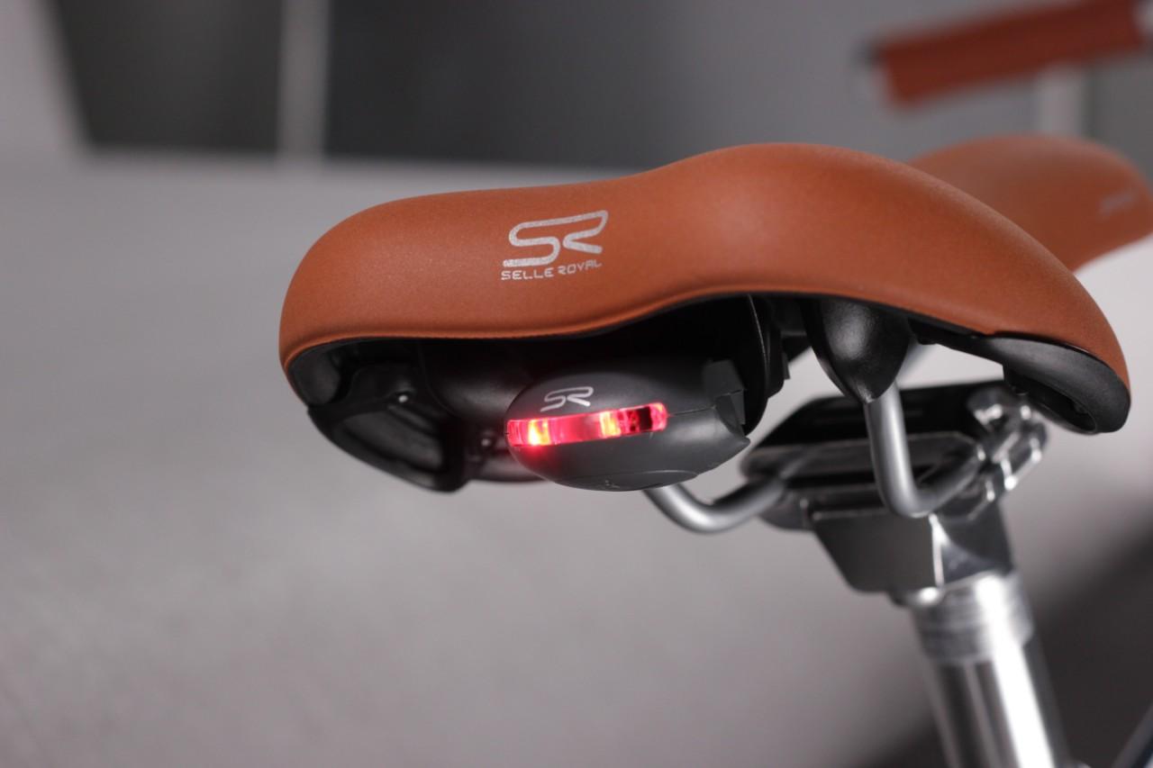 Xe đạp Lion Bird Traverse 28