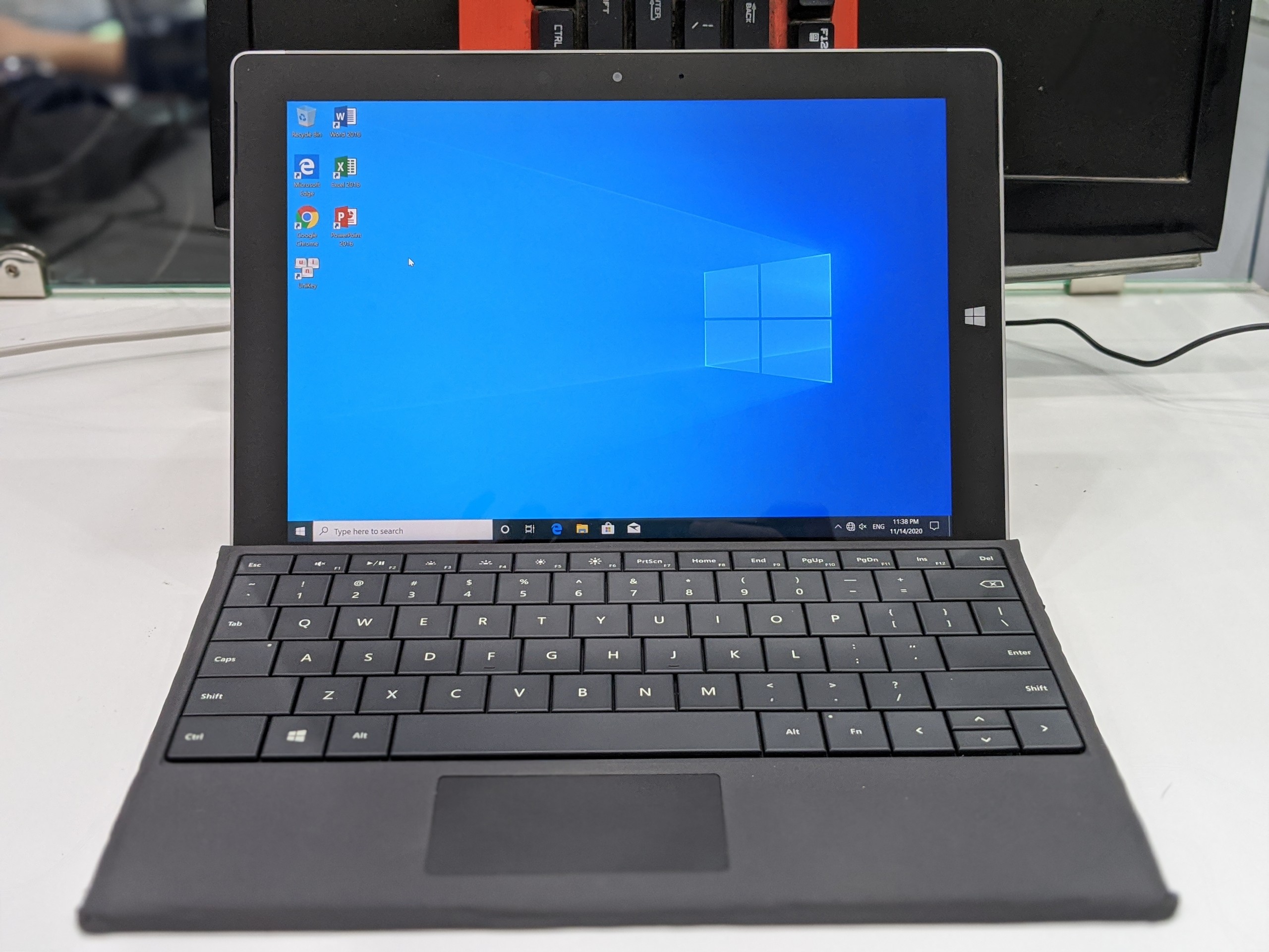 Máy tính bảng Microsoft Surface Pro 4 4GB/128GB