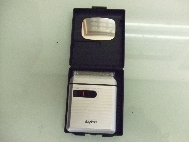 Máy cạo râu Sanyo SV-M730A