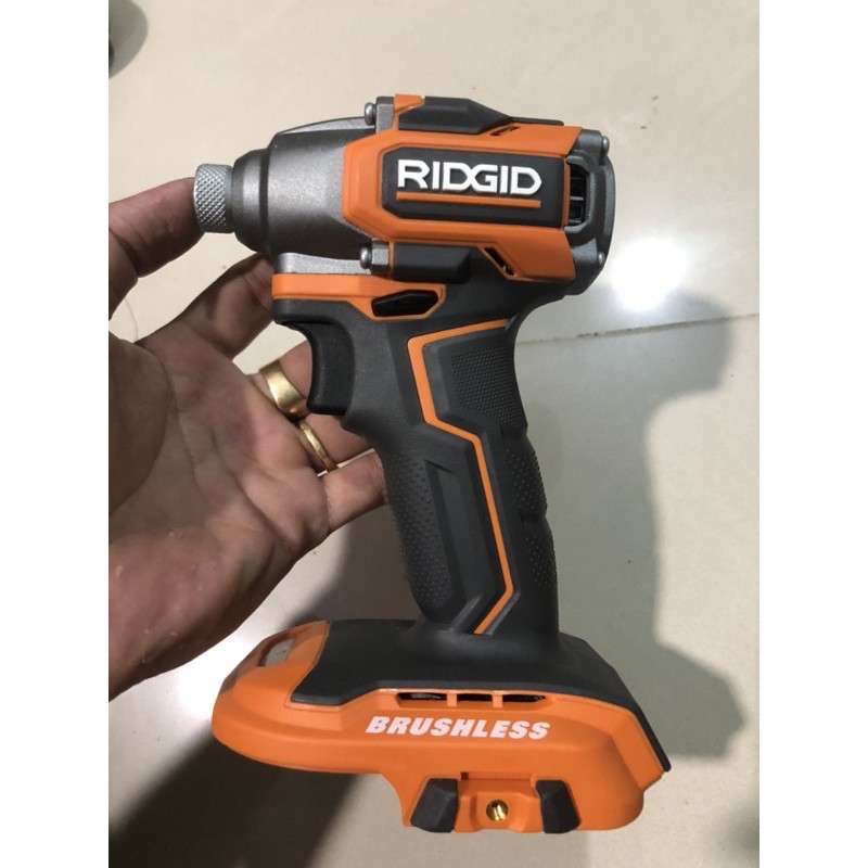 MÁY KHOAN VẶN VÍT RIDGID R8723