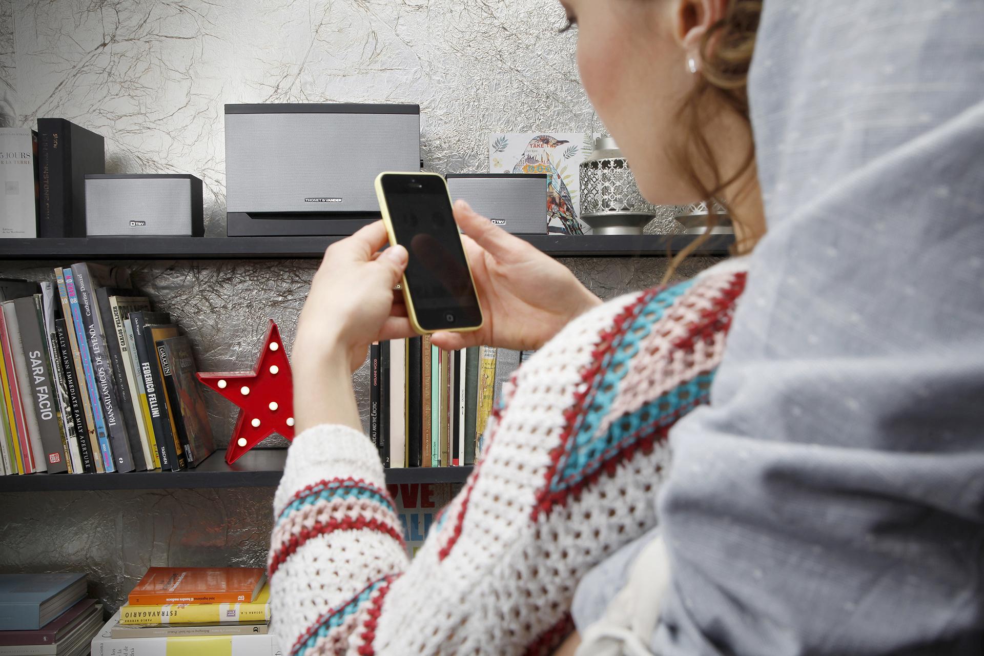 Loa Bluetooth Thonet & Vander Laut